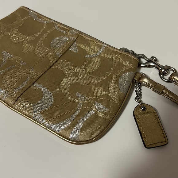 (3 for $100) Coach Optic C Wristlet - Picture 6 of 9